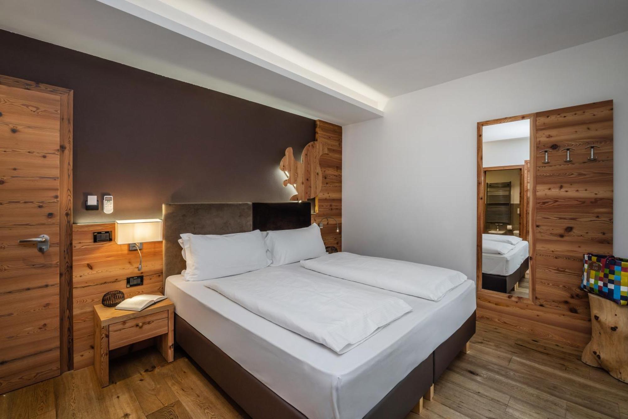 Hotel Ravelli Luxury Spa Медзана Екстериор снимка