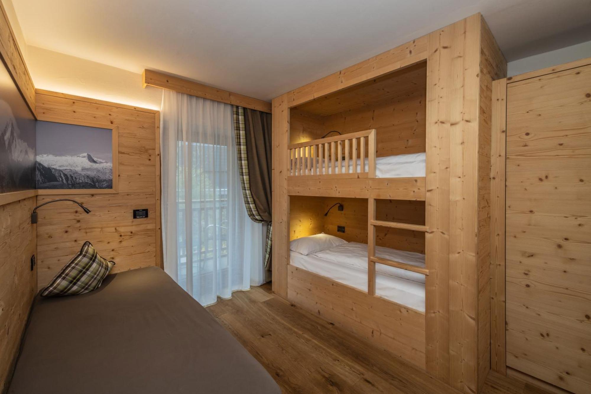 Hotel Ravelli Luxury Spa Медзана Екстериор снимка