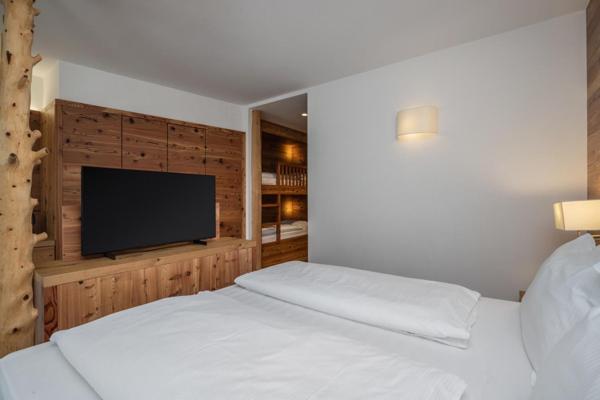 Hotel Ravelli Luxury Spa Медзана Екстериор снимка