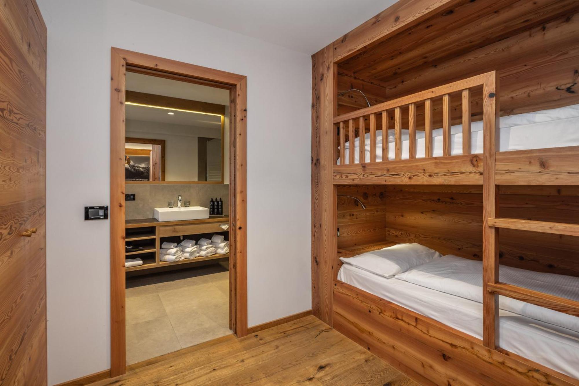 Hotel Ravelli Luxury Spa Медзана Екстериор снимка