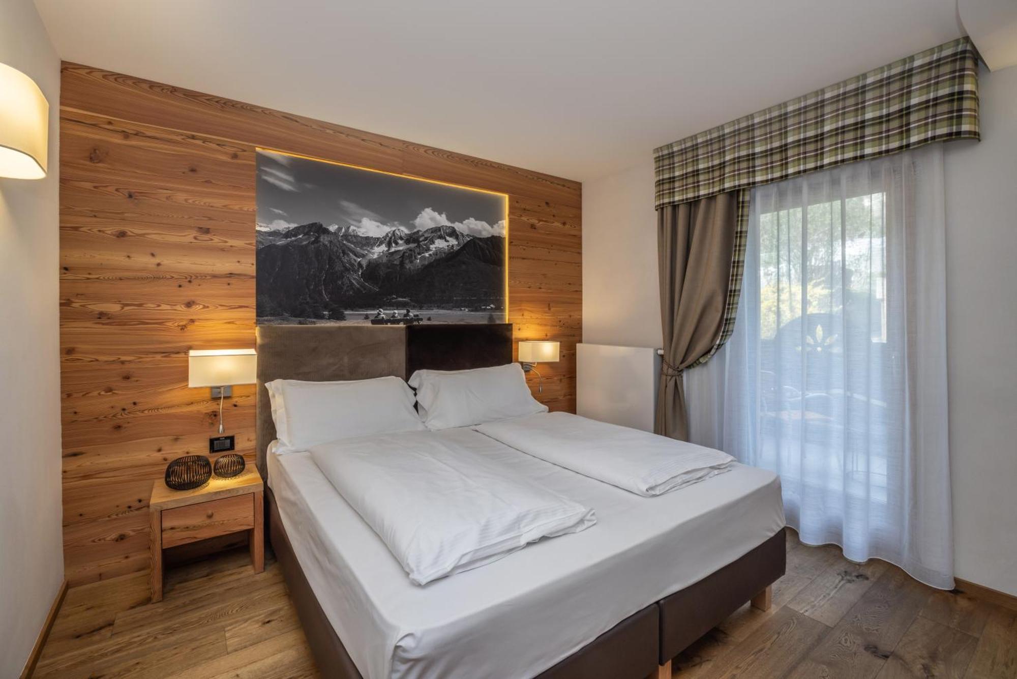 Hotel Ravelli Luxury Spa Медзана Екстериор снимка