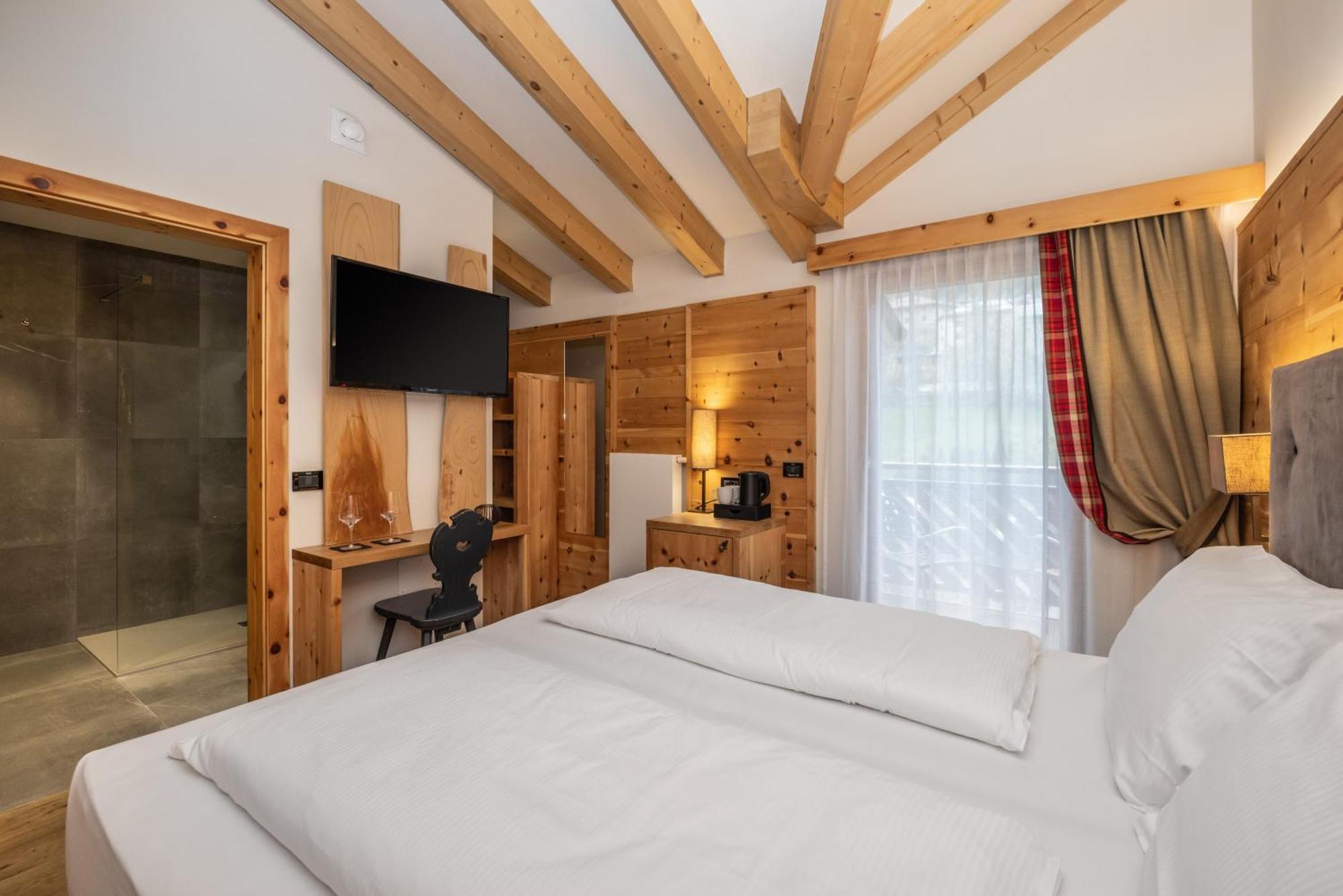 Hotel Ravelli Luxury Spa Медзана Екстериор снимка
