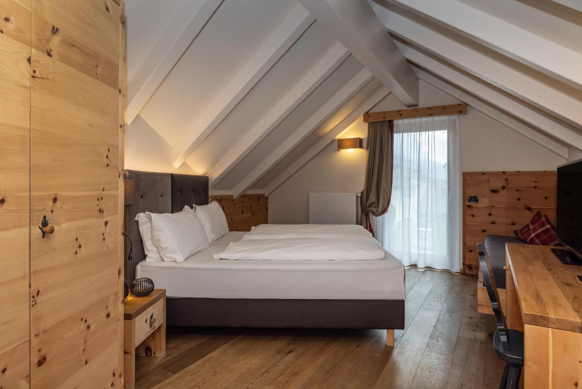 Hotel Ravelli Luxury Spa Медзана Екстериор снимка