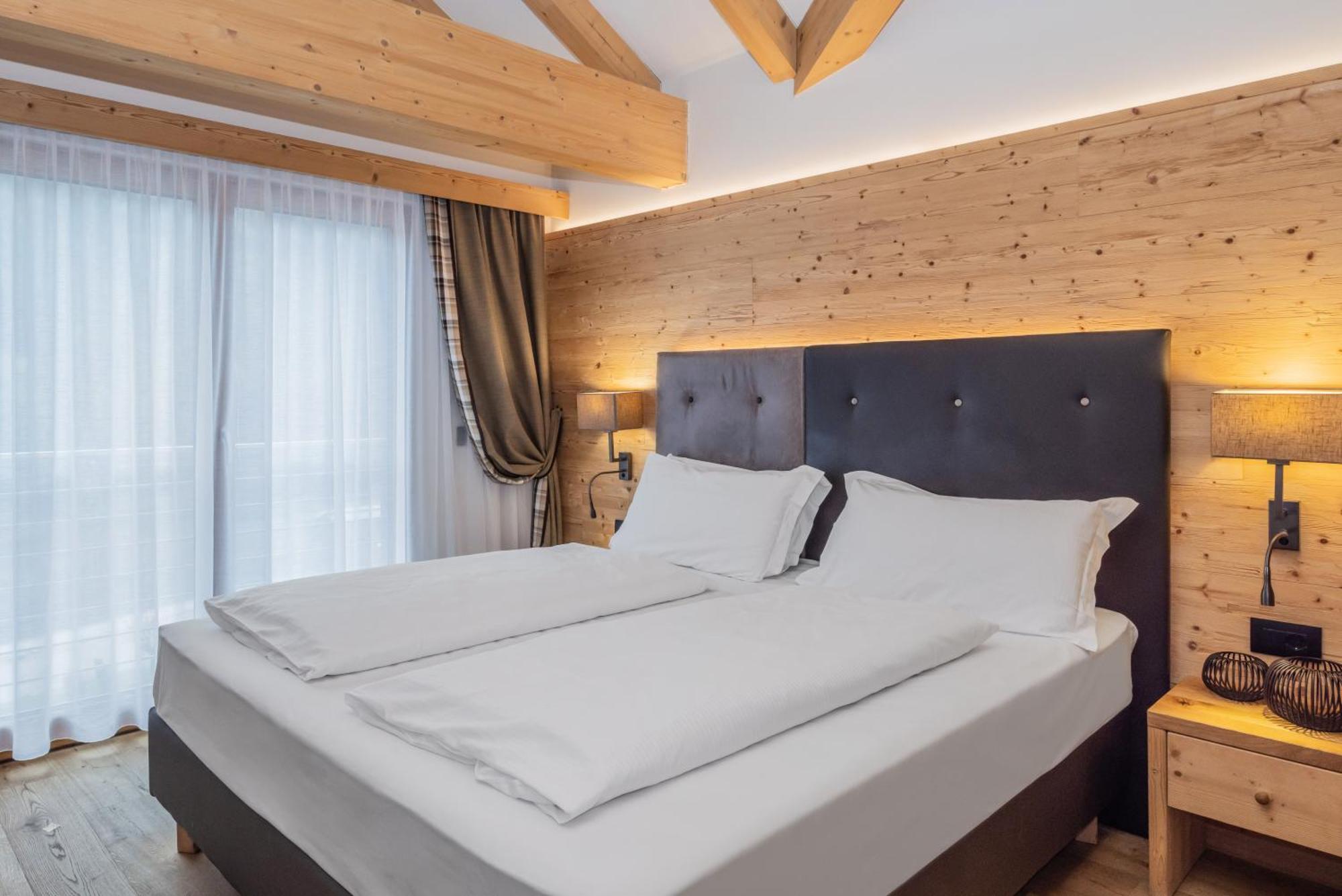Hotel Ravelli Luxury Spa Медзана Екстериор снимка