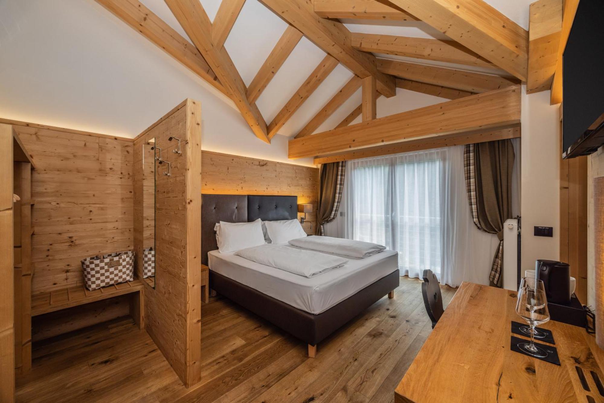 Hotel Ravelli Luxury Spa Медзана Екстериор снимка