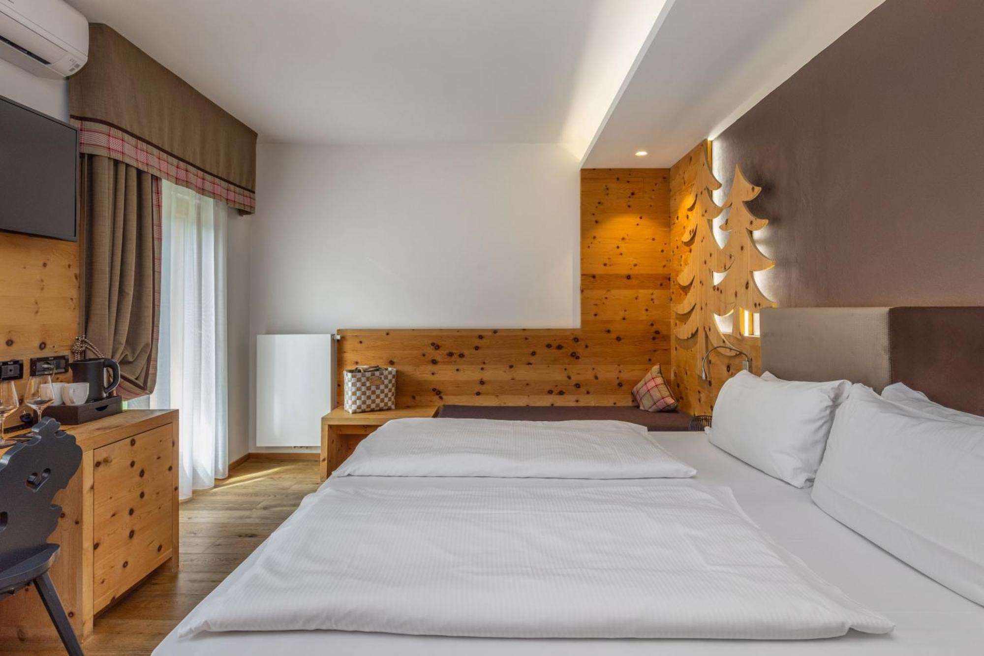 Hotel Ravelli Luxury Spa Медзана Екстериор снимка